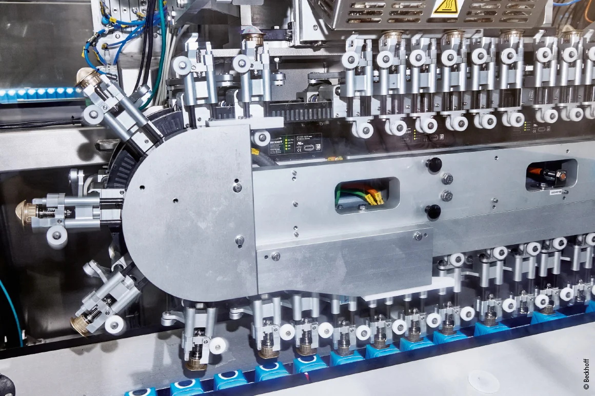 DrivesnControls's tweet photo. ‘Magic’ machine uses linear transport system to cap 25,000 cartons an hour
@tetrapak @beckhoff
#bottlecapping #lineartransport #packaging
https://t.co/QHC3c9AhHU https://t.co/ZzFQeXVROP