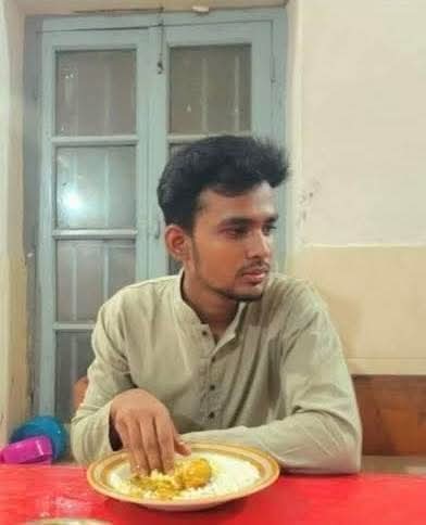 IftekharTime8's tweet photo. বেশিরভাগ সময় ৩০০ ফিটের আসের* গোশত খাইতে যাই আর মাঝে মাঝে ওয়েস্টিনের ডিনার! 🫤। টোকাই এখন শেরাটন হোটেল এ খায়, মানুষ খাবার পায় না। 

@NCP_bd25 @NahidIslam_24 @Banglar_Gorjon @BangladeshGenZZ @antiquotadu @alsbddk75118 @ChiefAdviserGoB @boughtbyblood_ @KhanYusuf98 https://t.co/EC5GQK92sN