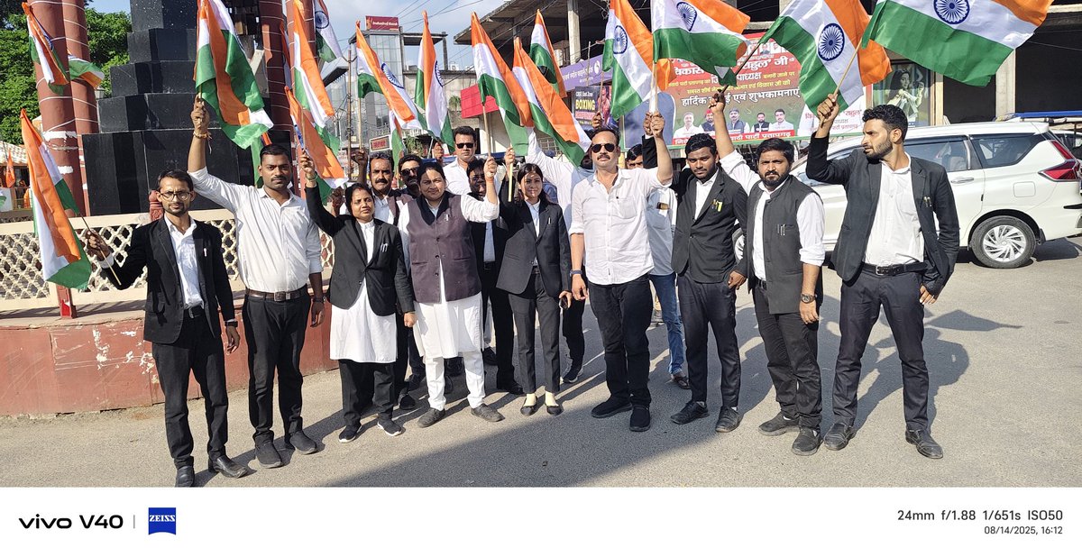MASNOONSAYED's tweet photo. हमारी एकता का उद्घोष, हमारी अखंडता का संकल्प, हमारी संप्रभुता और गौरव का अमर प्रतीक... 'हमारा तिरंगा'

आइए #HarGharTiranga अभियान में सहभागी बनें... 

जय हिंद!🇮🇳
@narendramodi
@pratapgarhpol
@UPGovt
@CMOfficeUP
@dmpratapgarh
@Uppolice
@rashtrapatibhvn https://t.co/qeIDCR1b6X