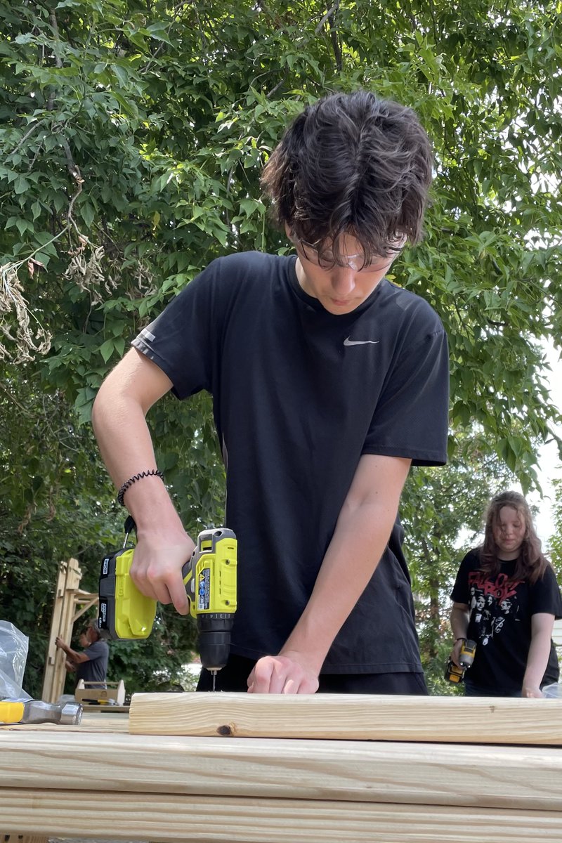 skillsontario's tweet image. Check out these #Photos from another successful Community Build at Wàkà Ehi Lodge in Pembroke!

Participants learned #Carpentry skills while building picnic tables that will be enjoyed by their community.

A huge thanks to Sébastien Nadeau-Lemyre from Carpenter’s Regional Council