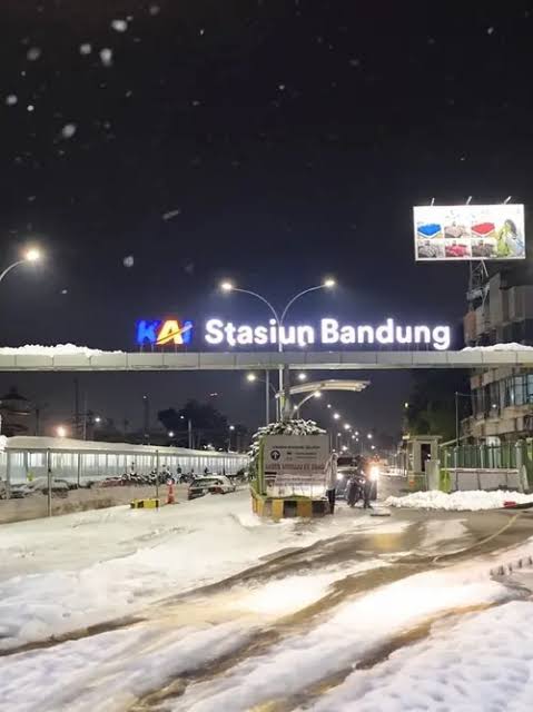 kayllalaland's tweet photo. bandung today https://t.co/tZwx2iTdbv