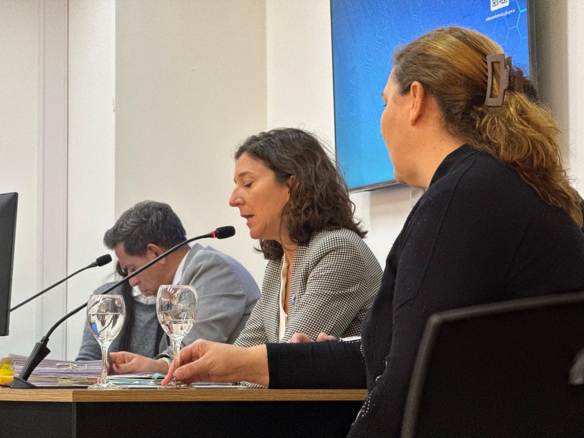 Cámara de Senadores (@senadosantafe) on Twitter photo 🗣️ Senadora <a href="/LetiDiGregorio/">Leticia Di Gregorio</a>: "Gracias a nuestros insistentes reclamos, forzamos a Vialidad Nacional a reparar la Ruta 33"
📲 senadosantafe.gob.ar/noticias/di-gr… 🗣️ Senadora <a href="/LetiDiGregorio/">Leticia Di Gregorio</a>: "Gracias a nuestros insistentes reclamos, forzamos a Vialidad Nacional a reparar la Ruta 33"
📲 senadosantafe.gob.ar/noticias/di-gr…
