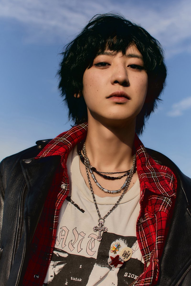weareoneEXO's tweet image. CHANYEOL 찬열 &apos;Upside Down&apos; TEASER IMAGE 4 - On Ver.

CHANYEOL 찬열 The 2nd Mini Album 【Upside Down】
➫ 2025.08.25 6PM (KST)

💿Pre-order
CHANYEOL.lnk.to/UpsideDown

#CHANYEOL #찬열
#EXO #엑소 #weareoneEXO
#UpsideDown #CHANYEOL_UpsideDown
