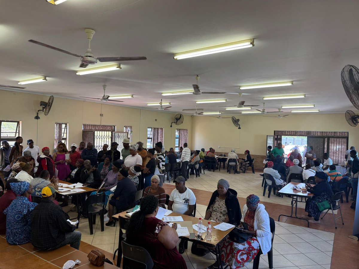 The Regional Land Claims Commission in KwaZulu-Natal embarked on a verification drive for the Emalangeni Community land claim in uMdoni Local Municipality under the Ugu District Municipality.

The land claim was lodged by Mbuyelwa Khoza on behalf of the Malangeni Community.  The