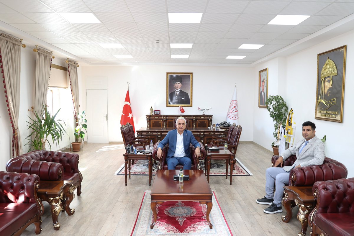 T.C. Muş Valiliği (@tcmusvaliligi) on Twitter photo İlimiz Yeşilova Belde Belediye Başkanı Ömer Faruk Yenilmez, Valimiz Sayın <a href="/Valiavnicakir/">Avni Çakır</a>'ı ziyaret etti.#Muş
📍Muş Valiliği İlimiz Yeşilova Belde Belediye Başkanı Ömer Faruk Yenilmez, Valimiz Sayın <a href="/Valiavnicakir/">Avni Çakır</a>'ı ziyaret etti.#Muş
📍Muş Valiliği