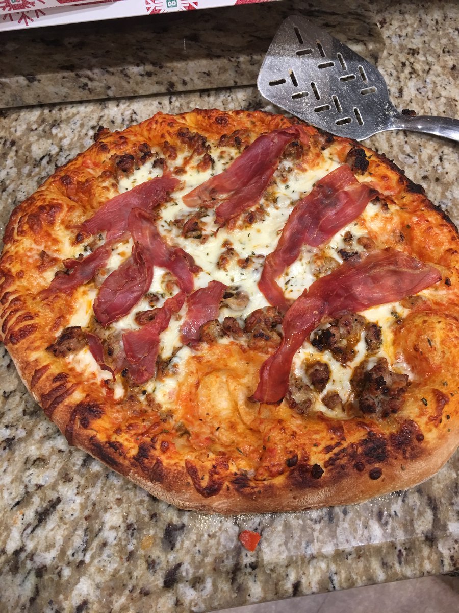 Buon appetito everyone,  pizza night! yummy