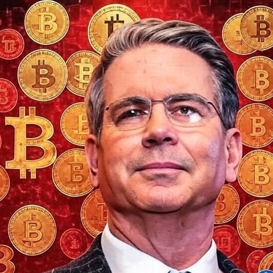 🚨 Bitcoin Dips Below $119K! 🚨
BTC 📉 to $118,730 after U.S. Treasury Sec. Scott Bessent says 🇺🇸 will NOT buy more Bitcoin for its reserve 💰.

Earlier hit ATH 📈 $124,457 before policy shift news dropped.
Is the rally over ?
#Bitcoin #BTC #CryptoNews #DigitalAssets #Crypto