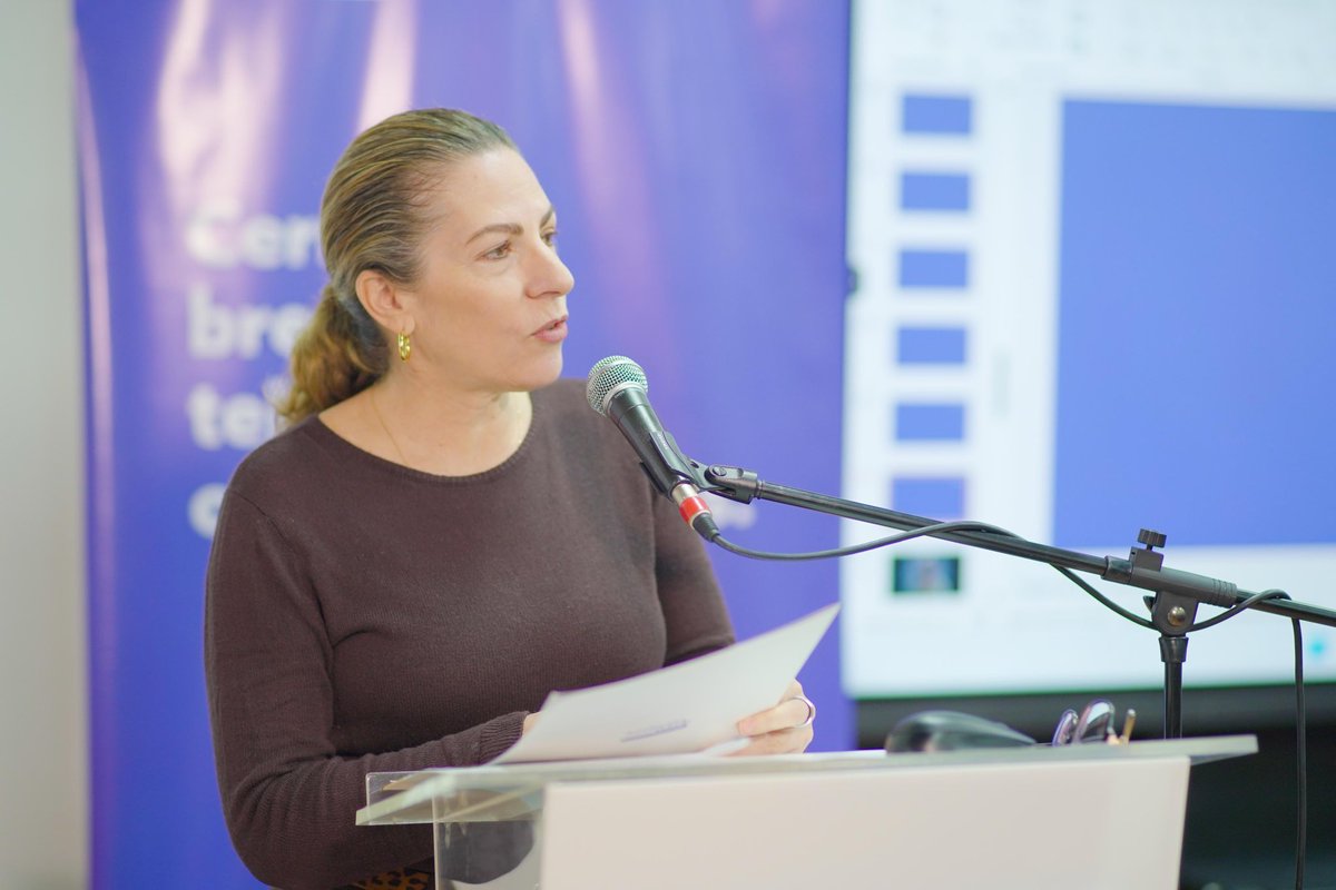 Por su parte, la presidente de la <a href="/FundacionWWBCol/">Fundación WWB Colombia</a>, <a href="/dkonietzkoc/">Daniela Konietzko C.</a>, señaló que “los micronegocios constituyen la columna vertebral de nuestra economía y son fuente de sustento de millones de colombianos y colombianas; son claves para la superación de la pobreza. Por eso,