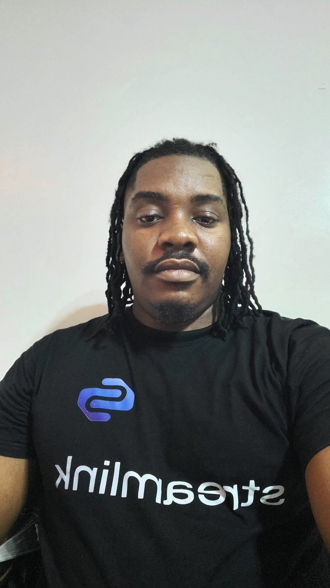 I wish I took this selfie on a Seeker 🤳🏼
<a href="/solanamobile/">Seeker | Solana Mobile</a> <a href="/superteam/">Superteam</a>