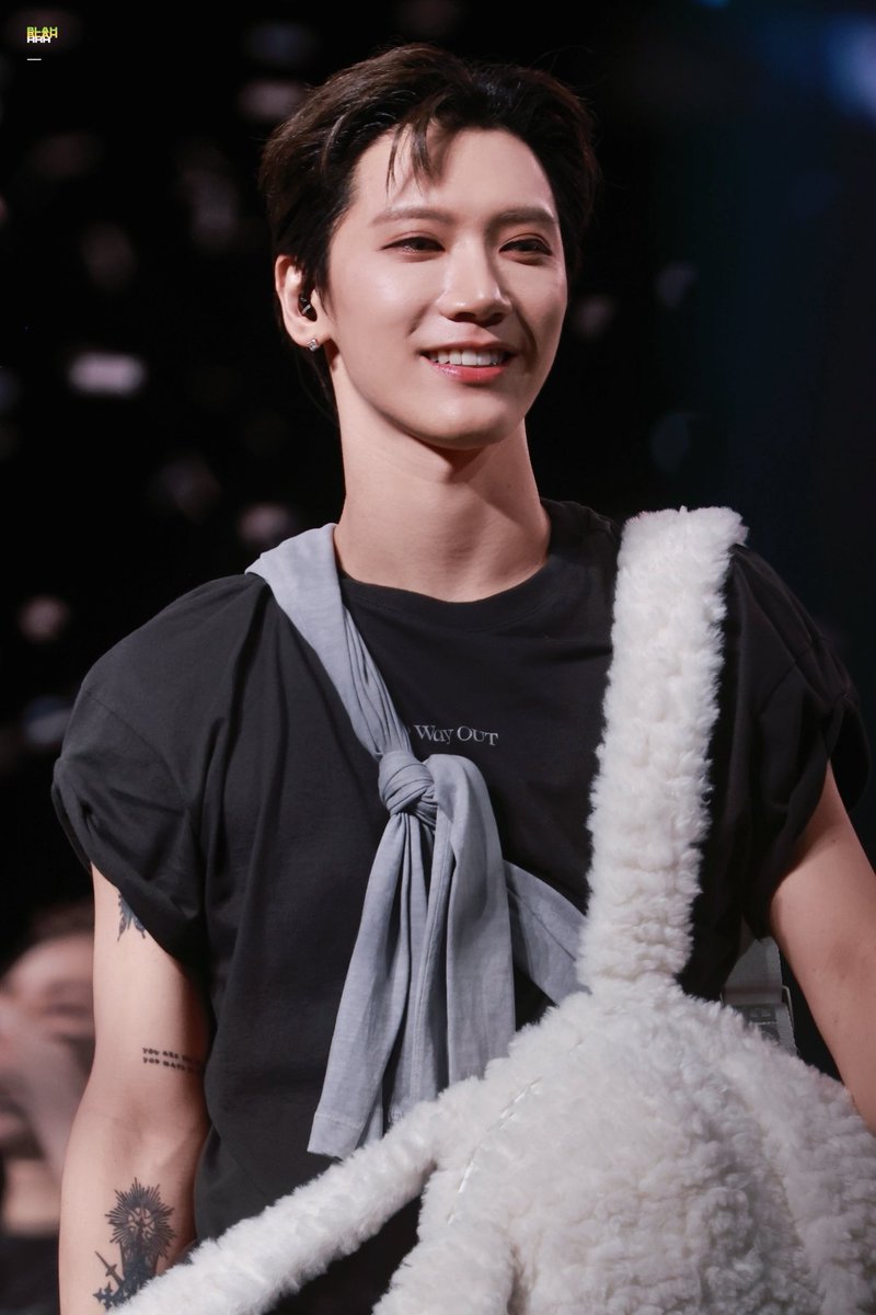 250814 NO WAY OUT SHENZHEN

하트하트😚😚

#TEN #텐 #เตนล์ #李永钦 #テン