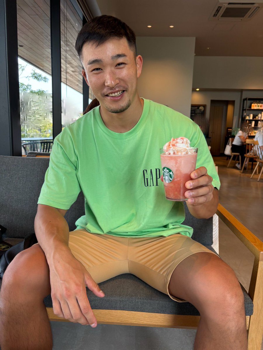 早速動画買ってくれた方々ありがとうございます🙏久々の糖分摂取❗️めちゃ美味かったです😃　#ノンケ　#筋肉