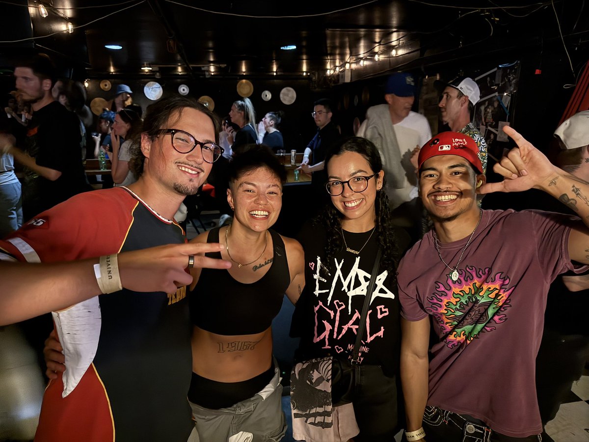 Ray_Harveey's tweet photo. Best night ever. Showed up and showed love to my number 1 guy! @machinegunkelly 

I am literally Machine Girl Harvey 

I ❤️ everyone we met in line and appreciate everyone trynna make sure I got in. 

Greatest fckn time. Rock n roll 4 ever https://t.co/csRklwkZdO