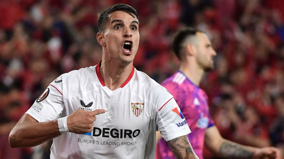 CLMerlo's tweet photo. 🚨Erik Lamela se sumará al cuerpo técnico de Matías Almeyda en el Sevilla. 
*️⃣El mediocampista rescindió su contrato en AEK, se retiró del fútbol y tendrá un nuevo desafío en el club en el que ya jugó. 
🤝 @urieliugt https://t.co/lmalDmRJtm