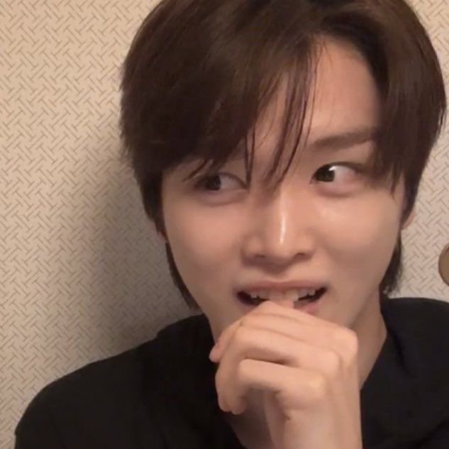 180186sesjsc's tweet photo. 숑석
부모님이 결혼 반대 할 때 반응 

(누가 너 어머님이야)
                                                                    은뎌가..
아 엄마 그런 거 좀 하지 마요
가뜩이나 마음 어린앤데
얘 진짜로 받아들인다고

(우리 은섟이 전남친들은 아니?)
  
야 믿지마 아 엄마 성찭이 울잖아 좀 https://t.co/dr9TAjHffH