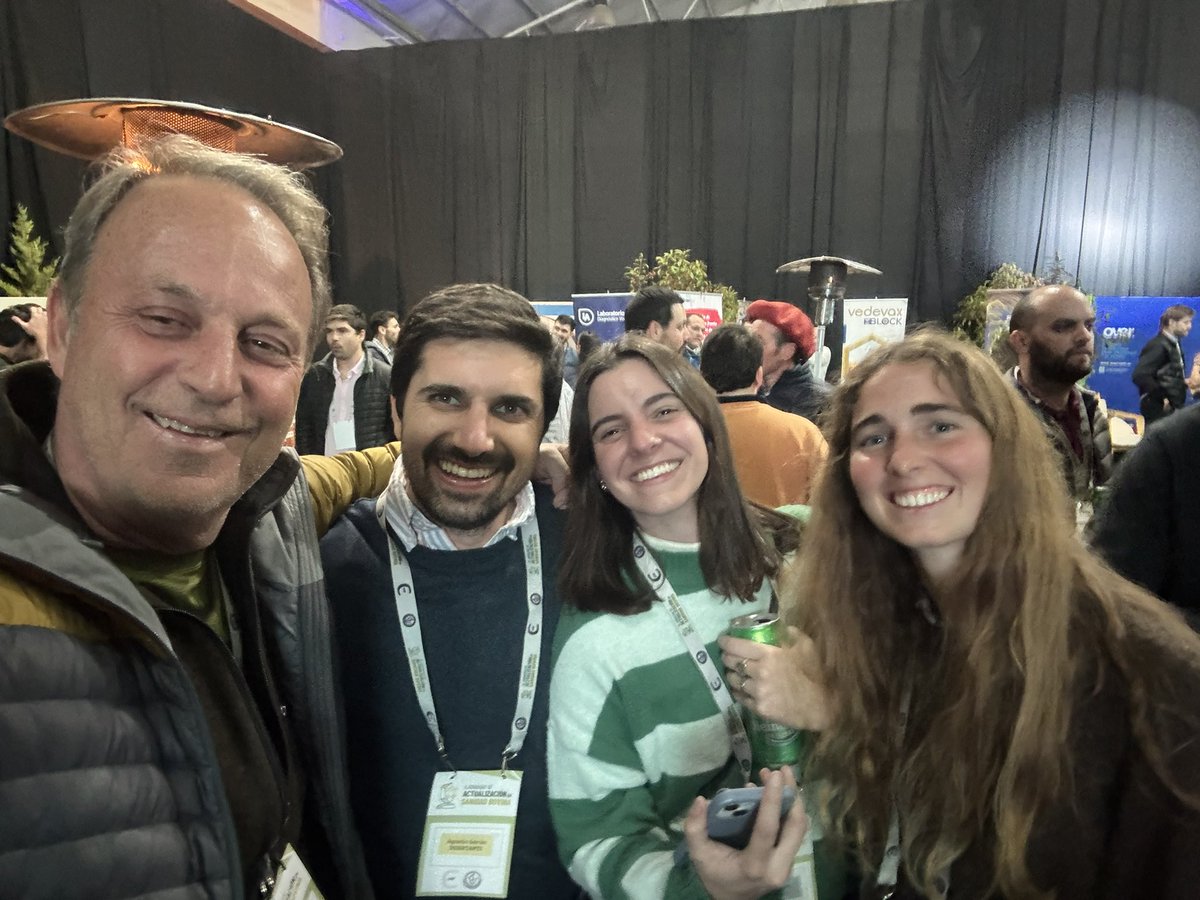 pabloveter's tweet photo. Jornadas de actualización en sanidad ganadera https://t.co/8sUHr7yZEq