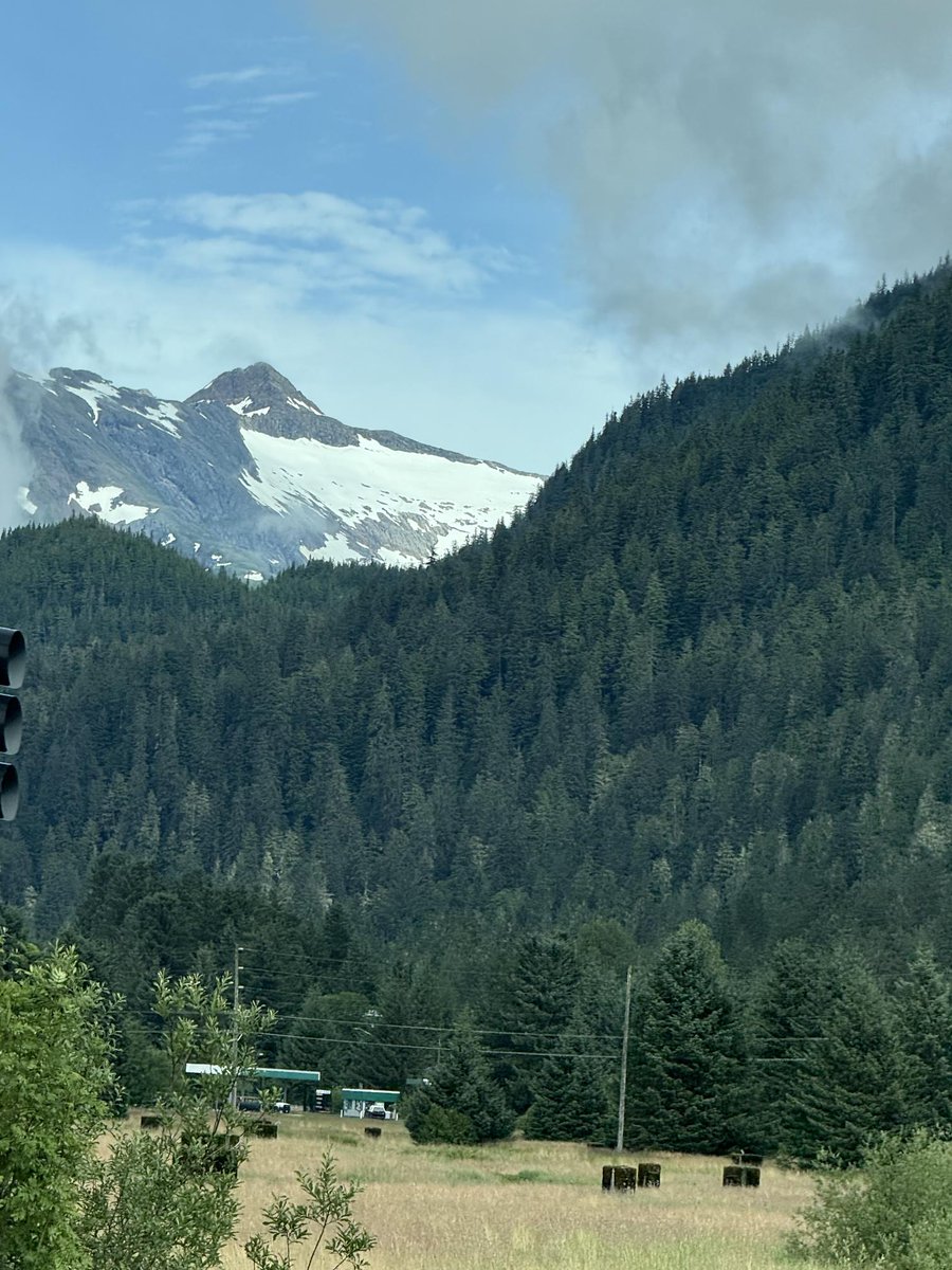 MHSolutions_LLC's tweet image. 🌄🐻🦅 Wrapping up the week with breathtaking views from Alaska!

The M.H. Solutions team had the chance to soak in the beauty while staying hard at work. Here&apos;s to balancing big projects with big adventures. 💼✈️

Happy Friday, everyone!

#MHsolutions #AlaskaViews #WorkAndWander