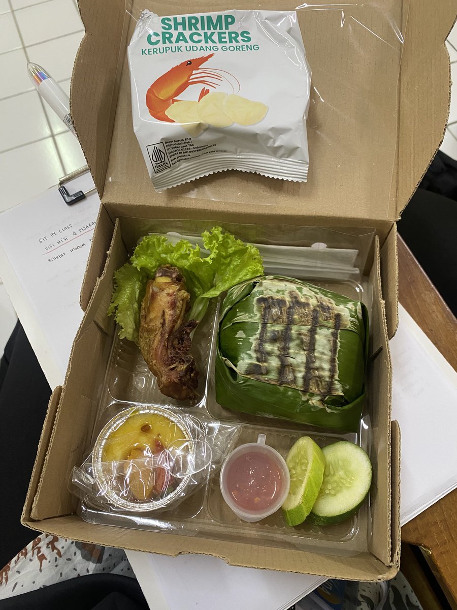 mayemirah's tweet photo. ugm catering lokal #supportUMKM #merakyat https://t.co/4YXuJa4jlv