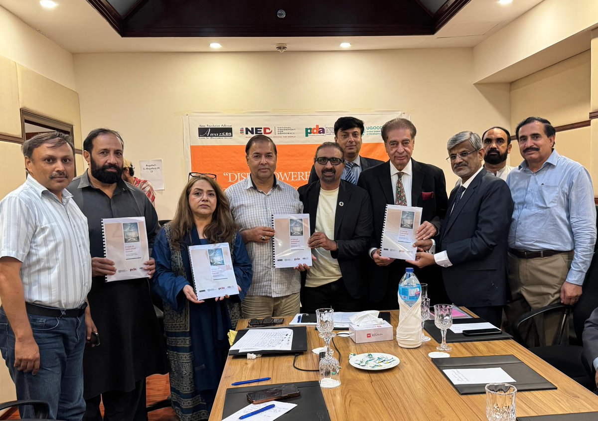 SyedIshGilani's tweet photo. UGOOD, with @AwazCDS & @PDA_Pak, hosted the 3rd Multi-Stakeholder Consultation & launched the White Paper: “Strengthening Local Government & Promoting Democracy in Pakistan”.
🗓 12 Aug 2025 | 📍 Regalia Hotel Islamabad
#LocalGovernment #Democracy #SLGDP #Pakistan https://t.co/qA9goXSA28