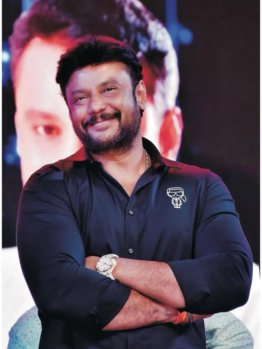 ಪ್ರಿಯ ಅಭಿಮಾನಿಗಳೇ, ದಯಮಾಡಿ ಶಾಂತಿಯನ್ನು ಕಾಪಾಡಿಕೊಳ್ಳಬೇಕಾಗಿ ವಿನಂತಿ. ನ್ಯಾಯ ಸದಾ ನಂಬಿದವರನ್ನು ಕಾಯುತ್ತದೆ. ನಮ್ಮೆಲ್ಲರ ಡಿ ಬಾಸ್ ಶೀಘ್ರದಲ್ಲೇ ನಮ್ಮ ಬಳಿ ಬಂದು ಸೇರಲಿ ಎಂದು ಆಶಿಸೋಣ. ನಿಮ್ಮ ವಿಶ್ವಾಸ ಮತ್ತು ಪ್ರೀತಿಯ ನೆರವಿನಿಂದ, ಈ ಸಮಯವನ್ನು ಧೈರ್ಯದಿಂದ ಎದುರಿಸಬಹುದು.