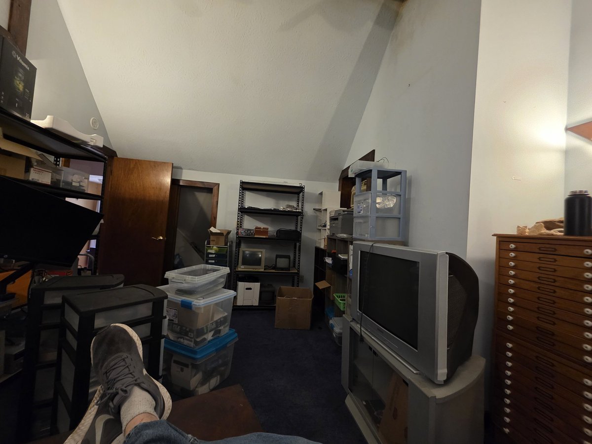 Retro Farm Barn tweet media