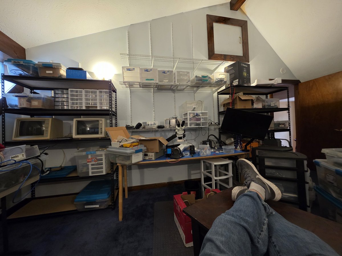 Retro Farm Barn tweet media