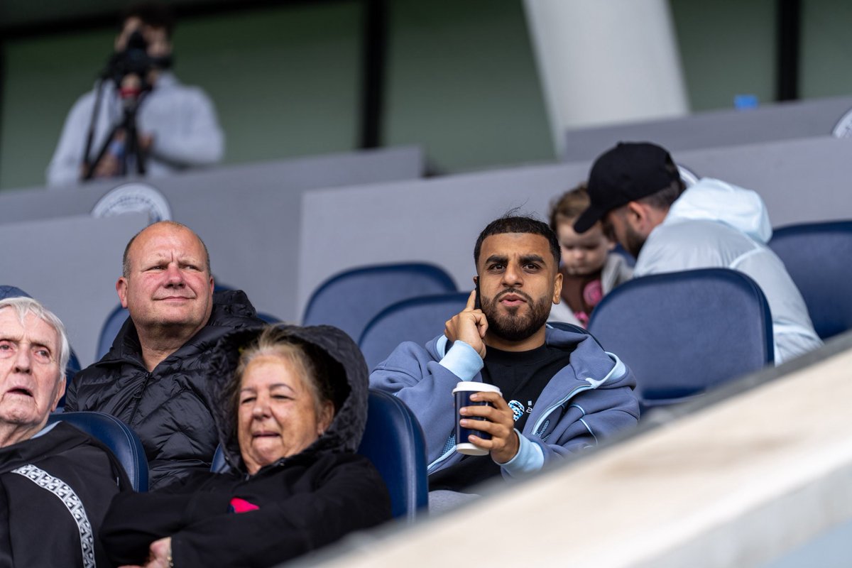 Got me looking like Hugo on the calls getting deals done.