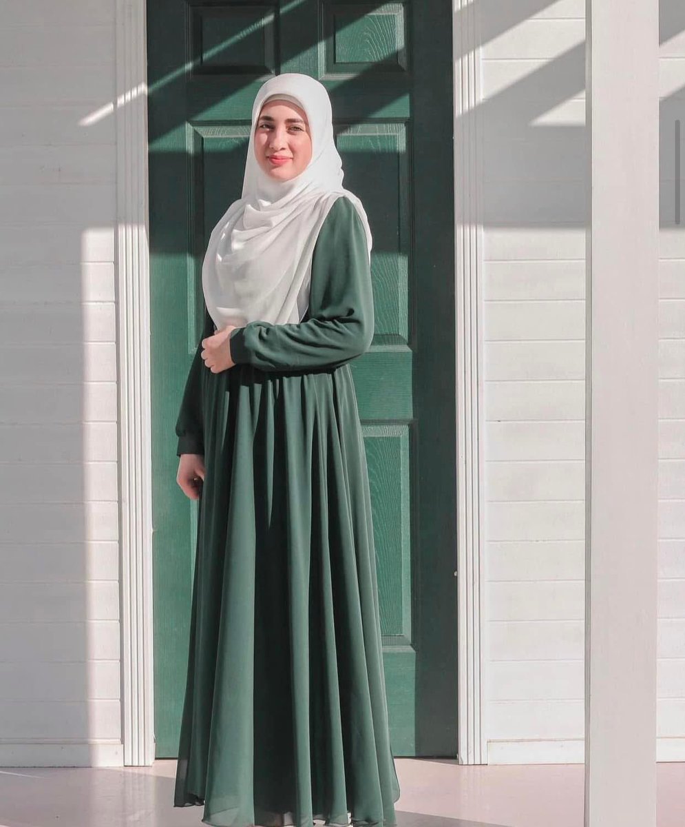 الحرية لآية كمال