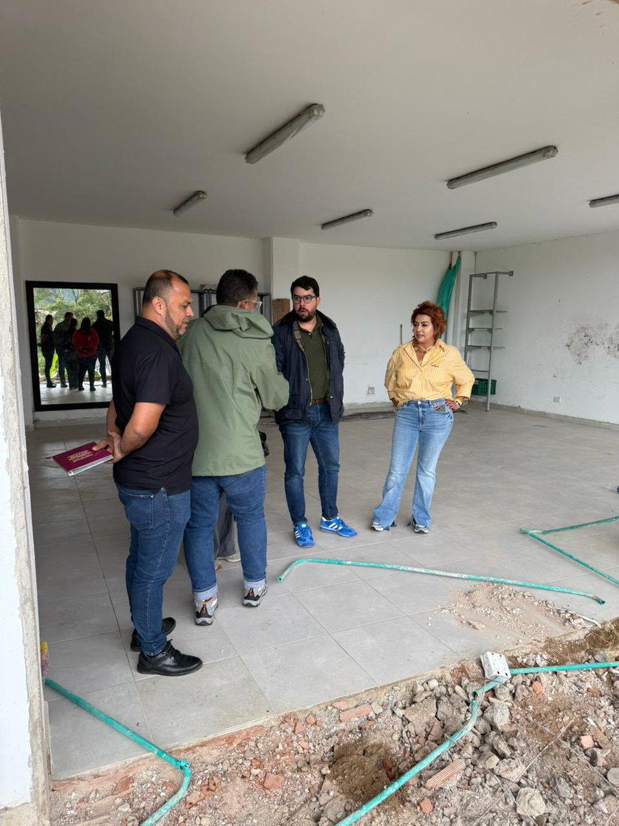 Hoy estamos con la alcaldesa Gloria Cecilia Naranjo del municipio de #Alejandría iniciando obras en la Casa de la Cultura. Un espacio para dignificar la labor de los artistas del territorio. 

#Culturantioquia #ModoAntioqueño #Cultura #Antioquia