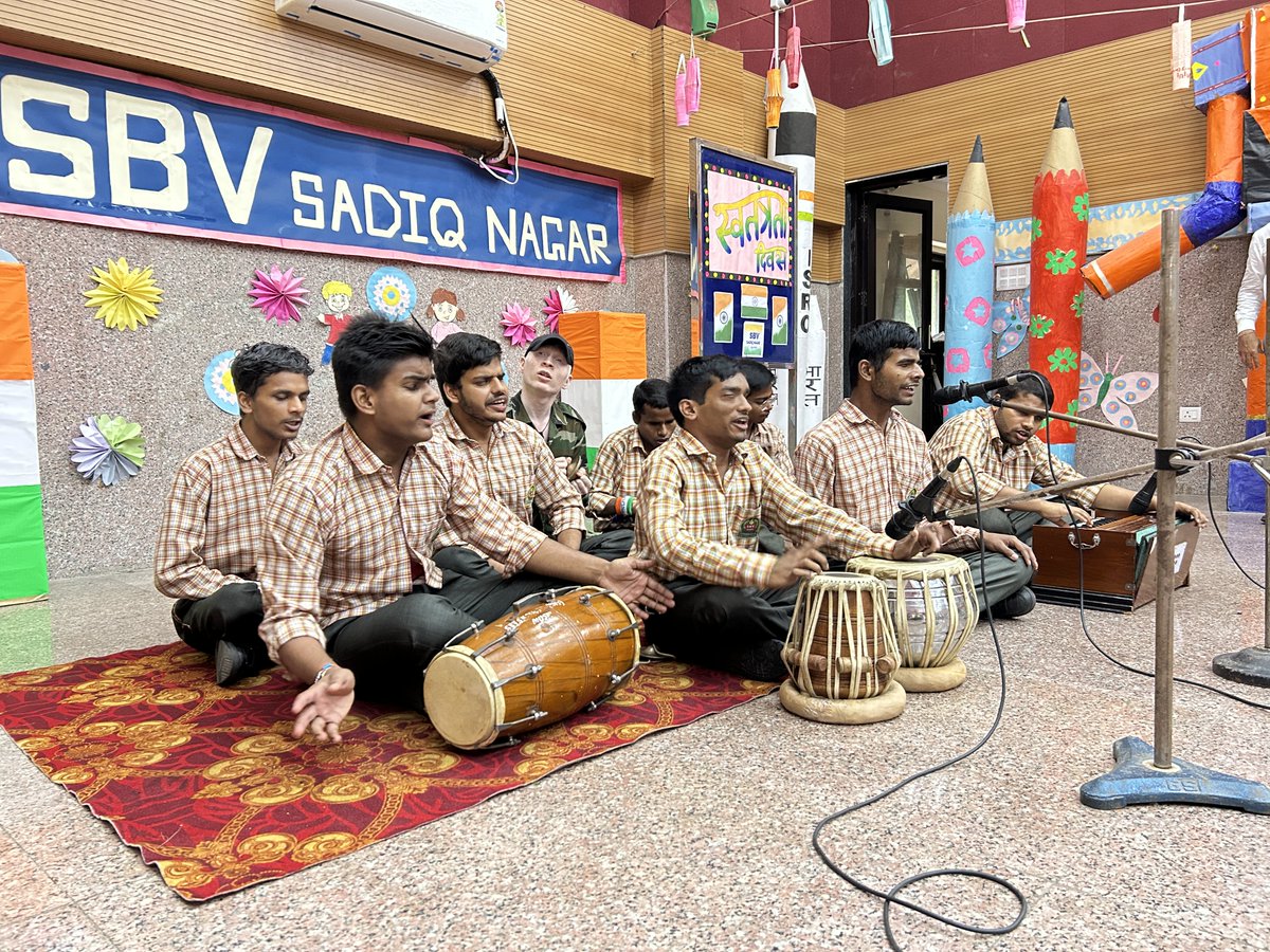 sbvsadiqnagar's tweet image. 🎇Every performance is SPECIAL — but today’s was magical 🎇
 
Independence day ceremony
14/08/2025
Sbv sadiq nagar
#Inspiration #SpecialTalents
#SchoolFunction #StageVibes
 #StarPerformance
#StageMagic #DelhiKoKoodeSeAzadi
#HarGharTiranga #HarGharTiranga2025
#SwachhBharatAbhiyan