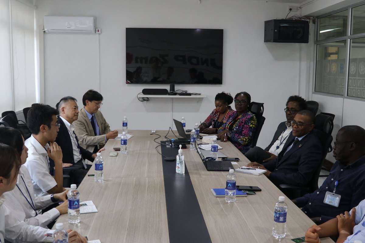 UNDPZambia's tweet photo. We had the pleasure of meeting students and faculty from Keio University’s medical &amp; business schools 🇯🇵🤝🇿🇲✨
In our short but meaningful exchange, we discussed Zambia’s development journey, health sector challenges &amp; the value of academic collaboration in advancing the #SDGs. https://t.co/Pe2Loavw3Y