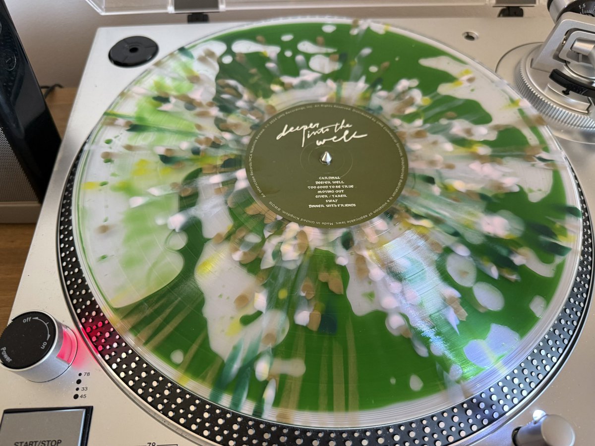 scrozuk's tweet photo. Some things are totally worth waiting for.  

An example on how to make someone love an album even more.

@BloodRecs @KaceyMusgraves #deeperintothewell #vinylrecords https://t.co/ZAs7kU8G3q
