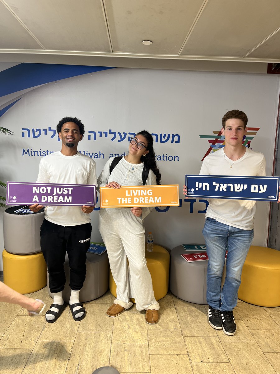 NefeshBNefesh's tweet photo. 152 New Olim, 3 different points, 1 destination: 🇮🇱
Another incredible week of summer Aliyah comes to a close as we welcomed more and more families + individuals home via @KlitaGov from across the U.S! https://t.co/jfmAe7ccCN