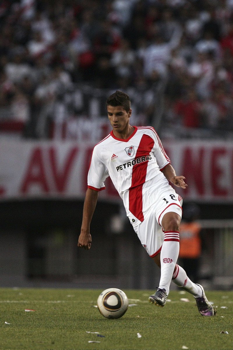 El chico de 18 años que se puso a River al hombro en el peor momento de su historia. El pueblo no olvida a quien no lo traiciona <a href="/ErikLamela/">Erik Manuel Lamela</a> ❤️