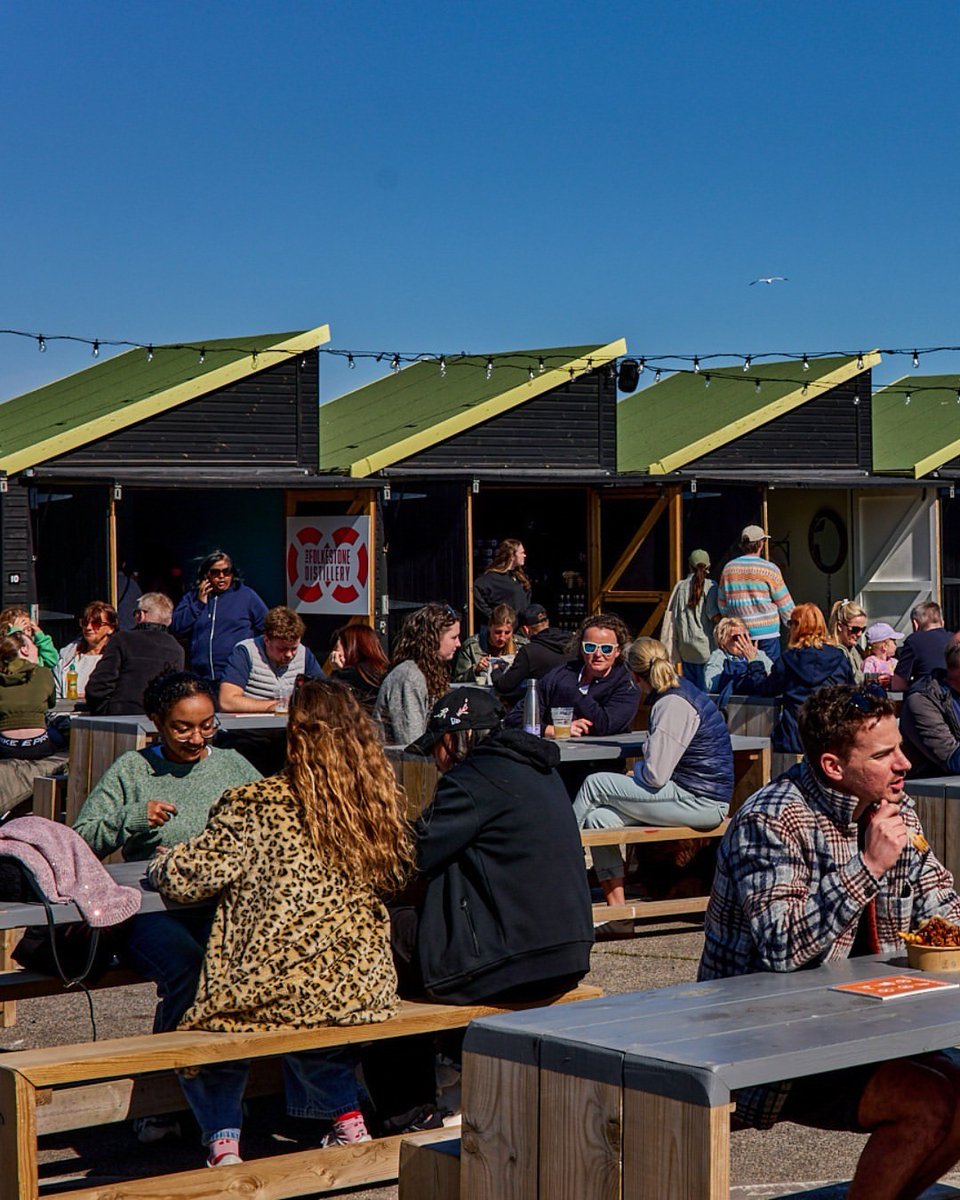 Soak up the seaside atmosphere at Folkestone Harbour Arm as it comes alive with an exciting programme of live music, outdoor film screenings, street theatre, and family-friendly workshops ⚓️