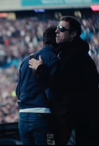 Love these little unseen hugs…..