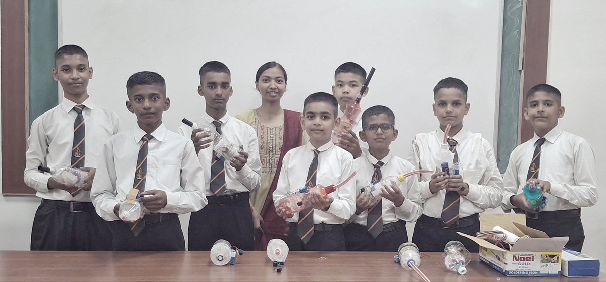 Shiv_Gouri's tweet image. &quot;Hands made the vacuum, minds wrote the story—Mega Tinkering Day lives on in our cadets’ journals! 🛠✍️ #ATLReflections  #MegaTinkeringDay #WhatWeBuilt #MTD2025