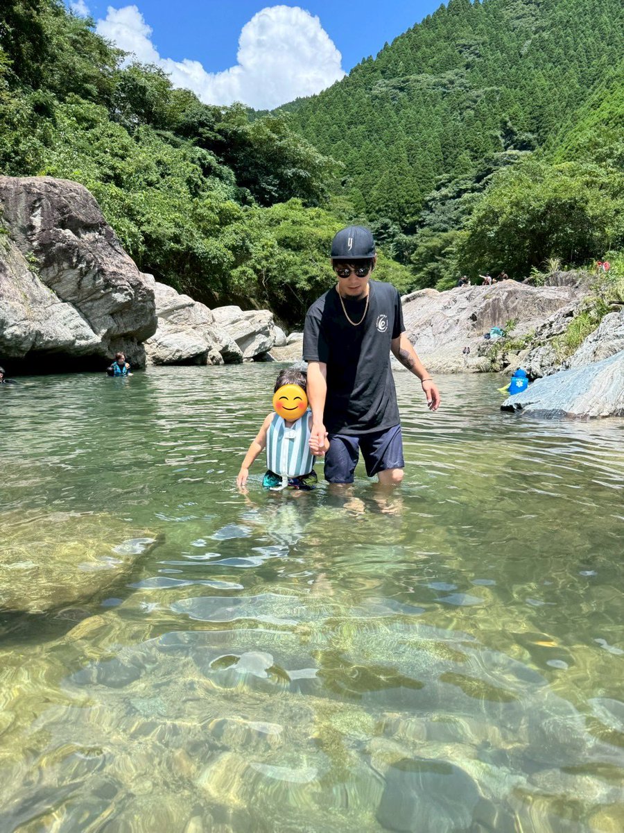 ハッピーバースデー俺！祝(？)38歳！

3児の父兼バンドマン、身体ボロボロですがもうちょい踏ん張っていきますので今後ともよろしくお願いします🙇

ちなみに37歳最後は佐賀の川で遊びました。
水冷たくて楽しかった🙆‍♂️