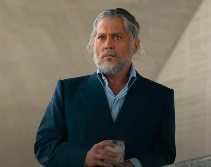 Johnny Depp'in yeni imajı töre dizisi ağalarına benzetildi.