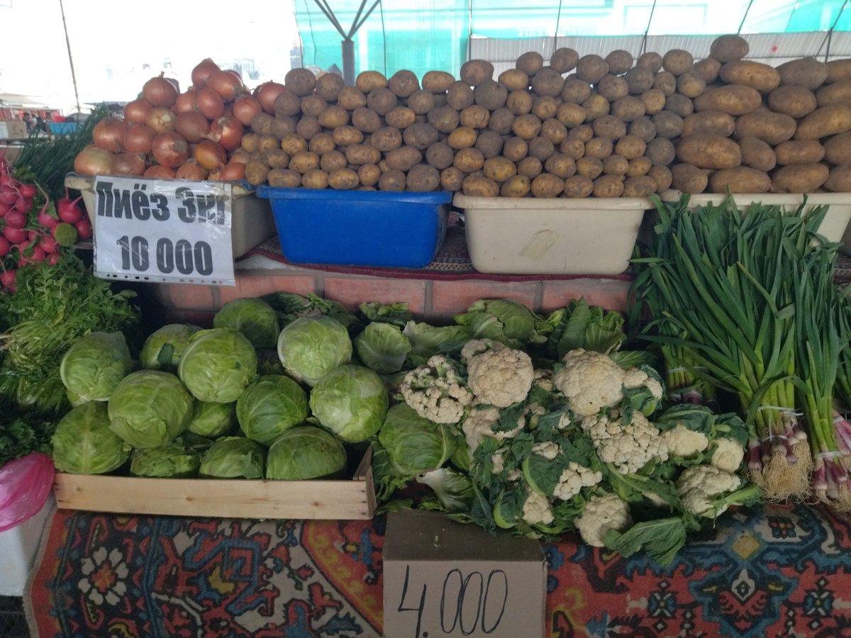ウズベキスタン🇺🇿 のバザール、五感が爆発する。

🍅 安くて新鮮な野菜
🍑 フルーツの色彩
🌾 山盛りの穀物
ただ歩くだけで旅の記憶が濃くなる場所。
#ウズベキスタン #バザール #旅の醍醐味