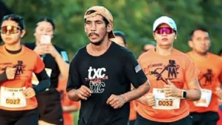 No sé si os habéis enterado de la historia del tipo brasileño que ha corrido una carrera de 8 km totalmente borracho Y EN CHANCLAS. 

La historia empieza como empiezan casi todas las grandes epopeyas atléticas: con un señor saliendo de un bar en un estado que podríamos describir