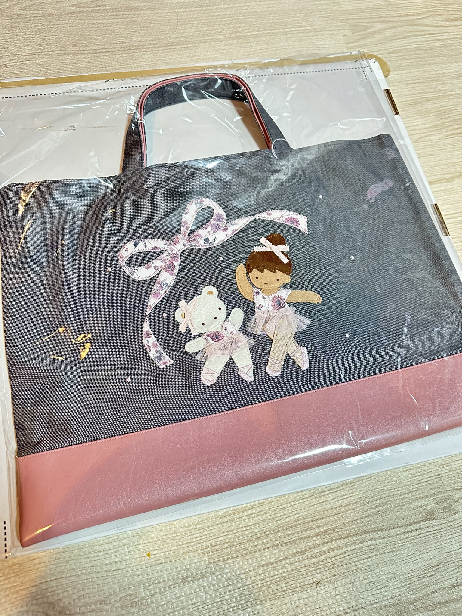 ８月31日迄限定価格　未使用　familiar✖️stina. コラボデニムバッグ 8月31日迄限定価格 未使用 familiar✖️stina. コラボデニムバッグ 8