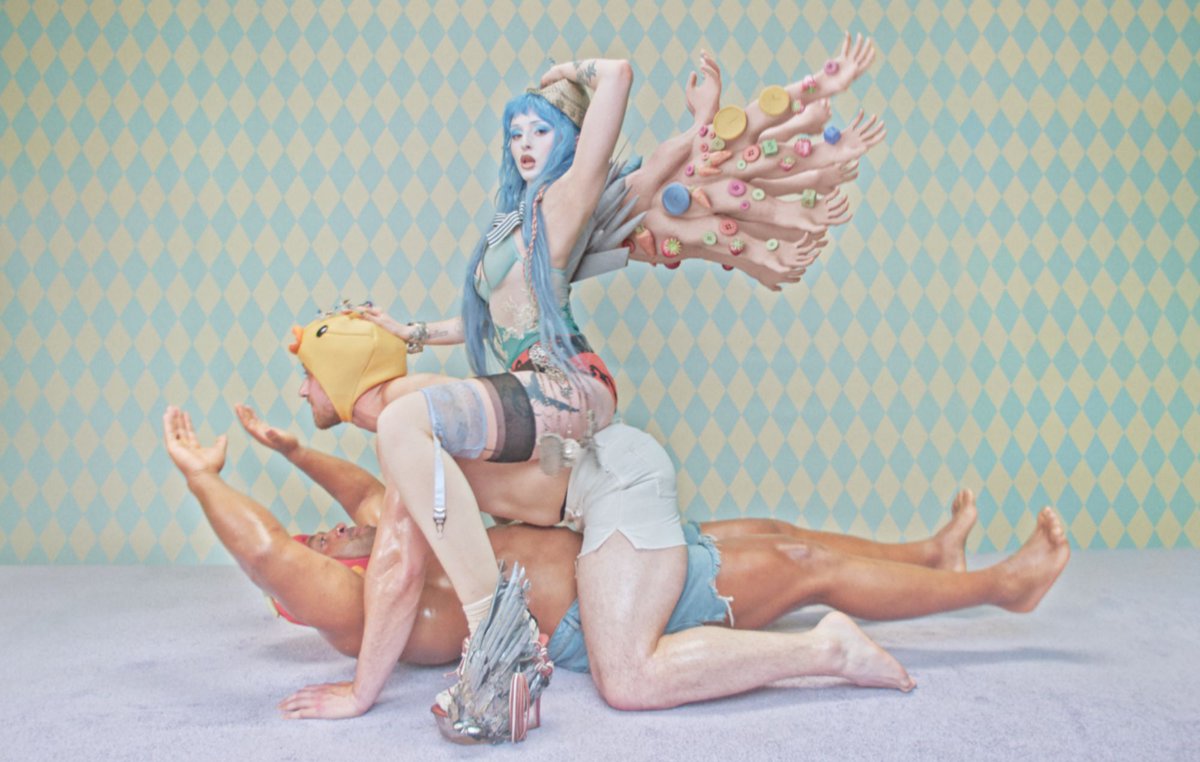 Ashnikko announces "sexy, playful and feminine" second album 'Smoochies' with lively single ‘Trinkets’

-- Music, News | Omnihanded Entertainmet News: omnihanded.com/ashnikko-annou….