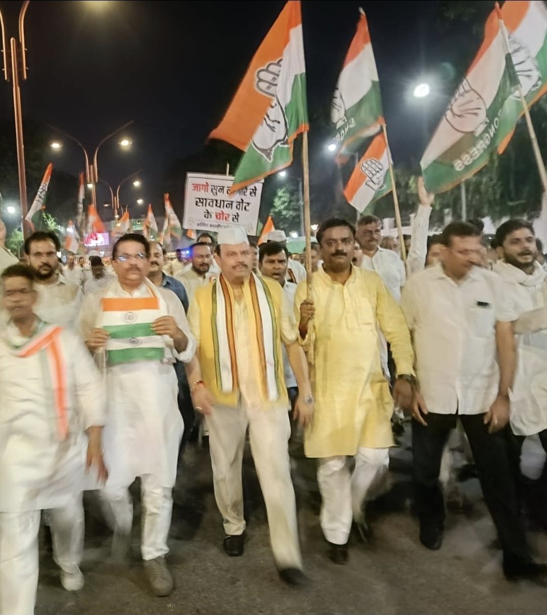 वोट चोरी के खिलाफ लखनऊ में जोरदार प्रदर्शन!