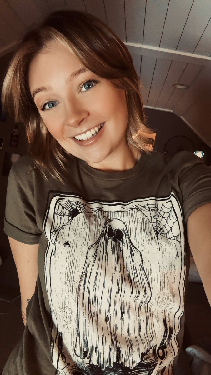 LivAuthor's tweet photo. Happy almost Friday #FearFam! Today feels like a good day to wear some #FearGear! 👻🖤

@ProjectFearX https://t.co/EUoLOijyiA