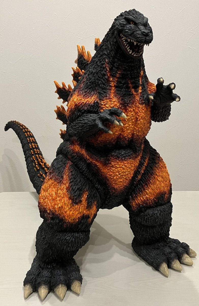 #作品はなんでもいいからフルスクラッチビルドの過程を晒そうぜ
製作に2年掛かりましたが大好きなデスゴジを全高約60cm特大サイズで🤭

現在はゴジラ-1.0を製作中です😌
製作ブログ↓
godzillaibssince1981.blog.fc2.com/blog-entry-407…

#ゴジラ #godzilla #山﨑貴