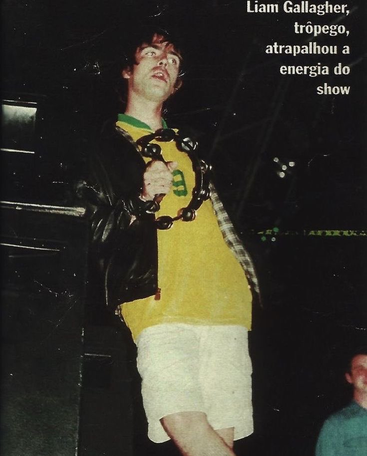 DlRTYSHlRT's tweet photo. liam in brazil, 1998 https://t.co/o5cesjsb4b
