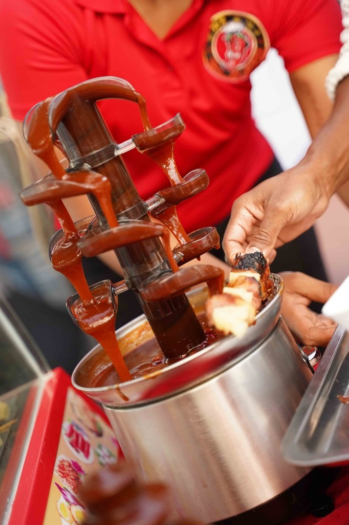 EEEmpire's tweet image. From the grill to the dance floor ... Barbahol 2025 was pure flavour and pure vibes 🔥🍖🥳 Big plates, bold beats, and memories that still sizzle. Who’s ready for the next round?

full album eeempire.com/galleries/barb…