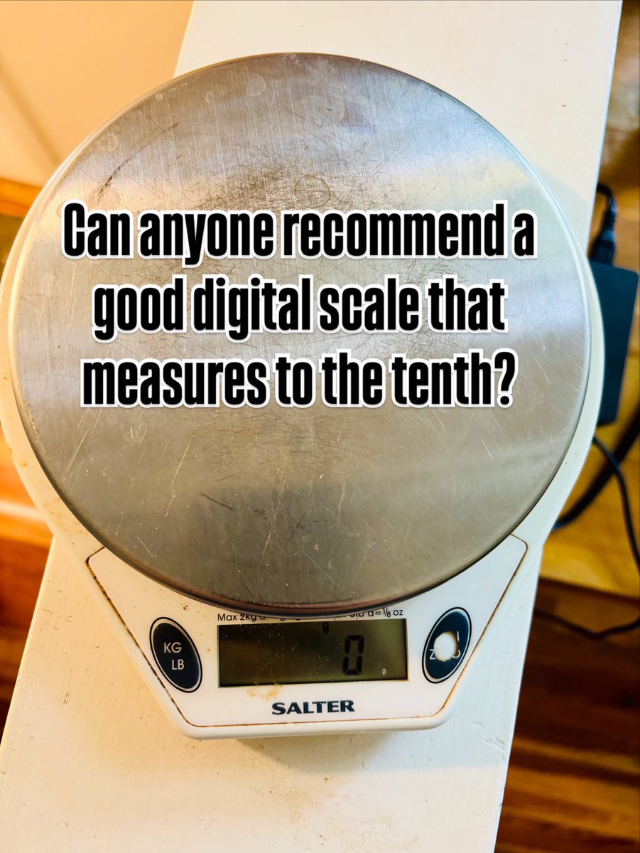 DCcocktails's tweet image. I’d like to upgrade my 20 yr old #digitalscale to one that can measure to the tenth. Any recommendations? Looking for one that has a larger surface area that can fit large containers.