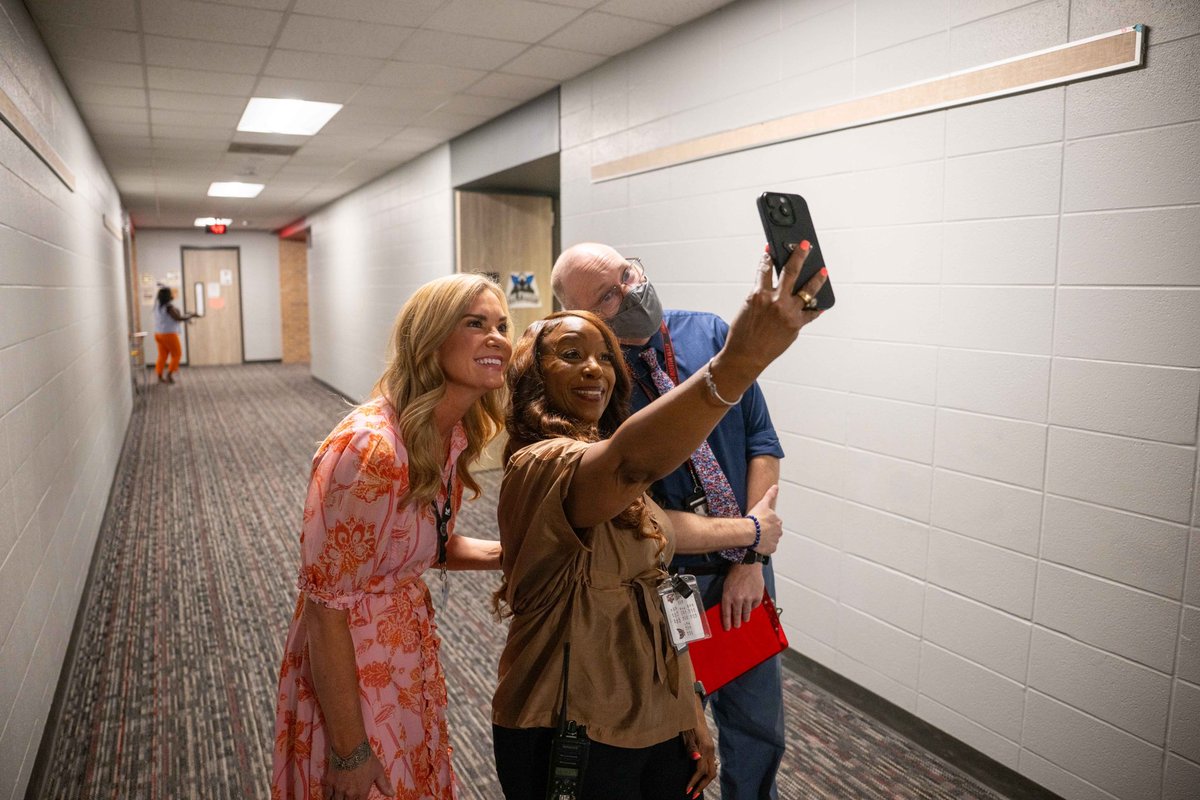 Dr. Jenny McGown tweet media