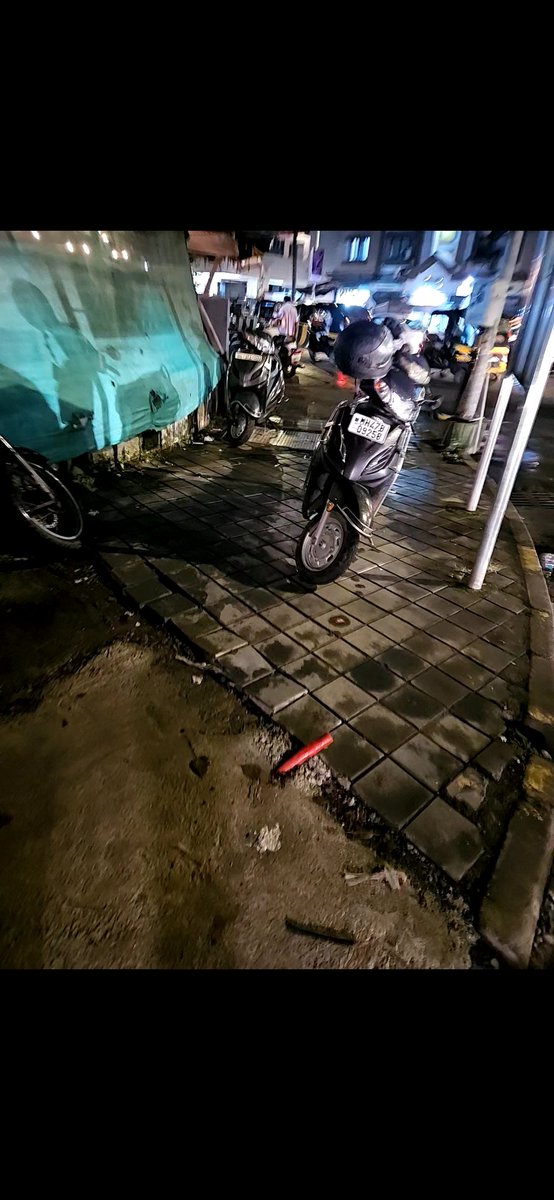 aby1998forever's tweet photo. @MTPHereToHelp again same issue 
why don't these cafe and paan wala shops tell them not to park on footpath https://t.co/v7ZN8mDc04